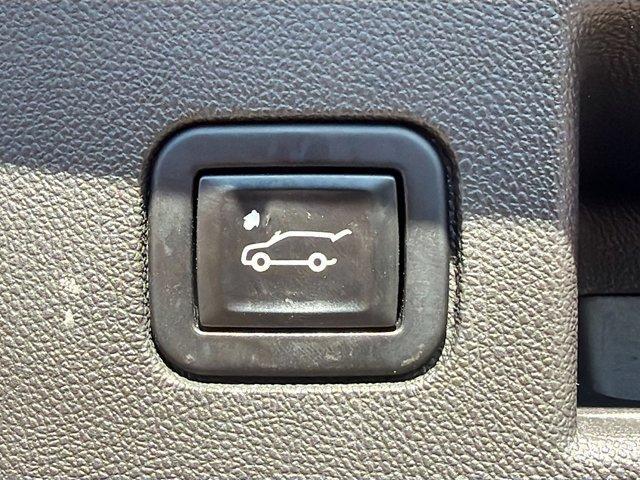 used 2022 Chevrolet Equinox car, priced at $15,091