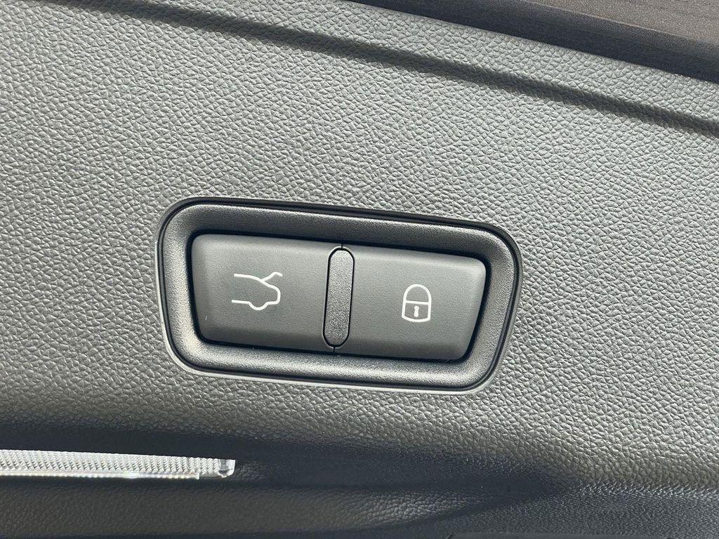 new 2026 Maserati Grecale car, priced at $92,245