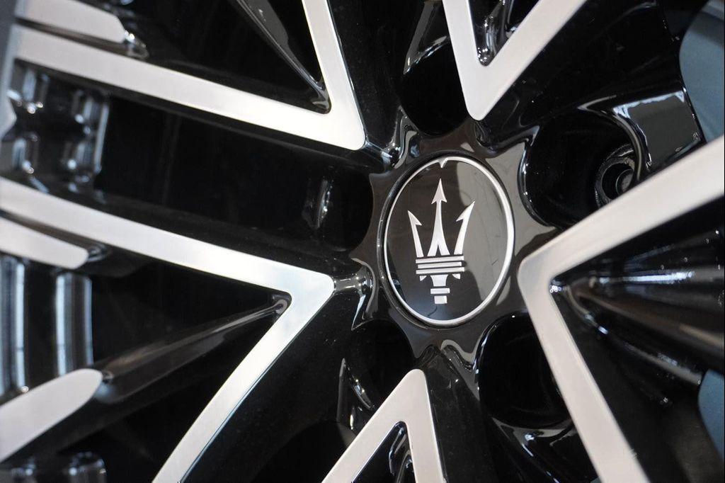 new 2025 Maserati Grecale car, priced at $84,850