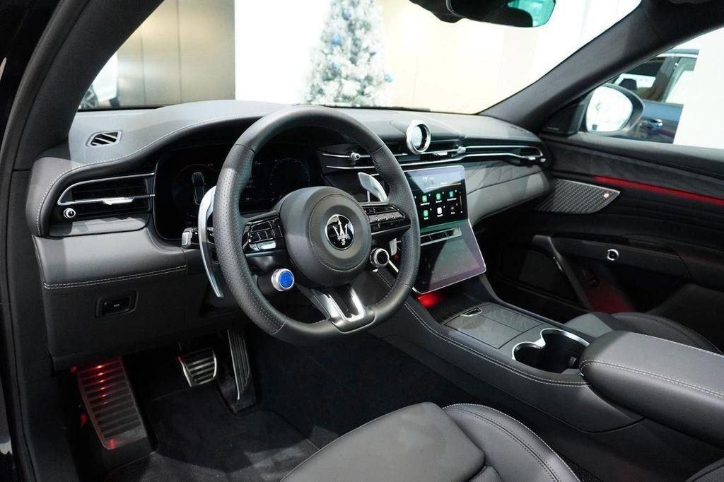 new 2025 Maserati Grecale car, priced at $84,850