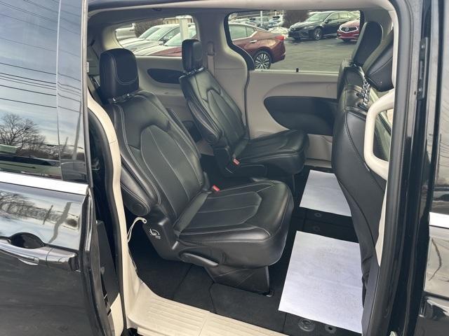 used 2024 Chrysler Pacifica car, priced at $27,995