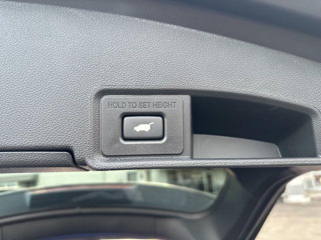 used 2025 Acura RDX car, priced at $47,995