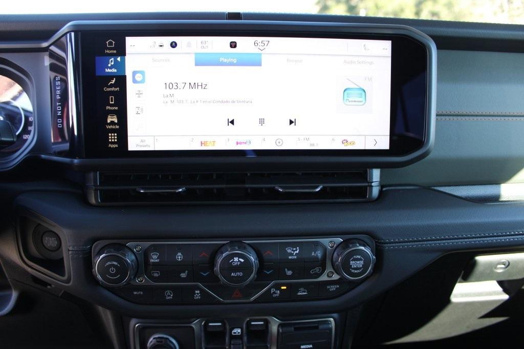 new 2026 Jeep Gladiator car, priced at $58,300