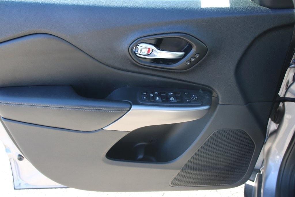 used 2021 Jeep Cherokee car, priced at $18,698