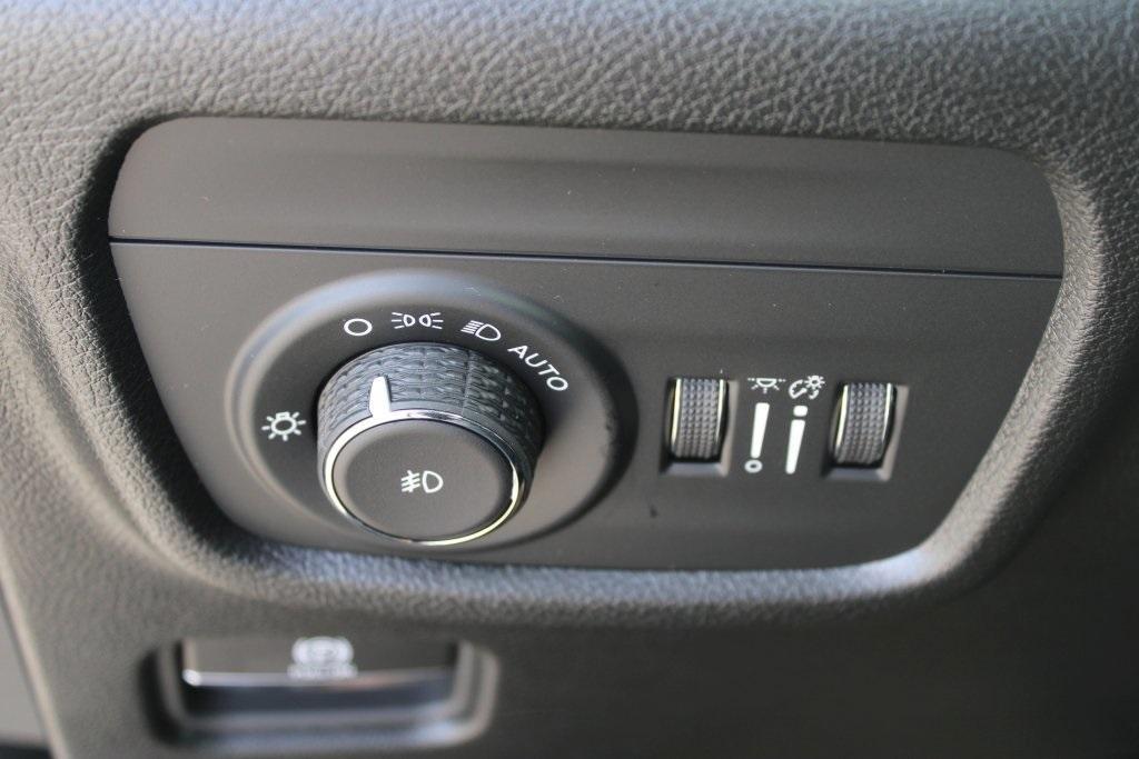 new 2025 Jeep Grand Cherokee car, priced at $47,485