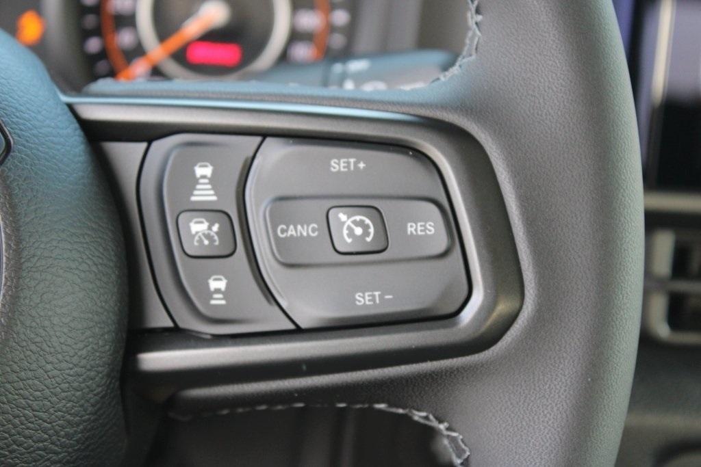 new 2026 Jeep Gladiator car, priced at $42,860