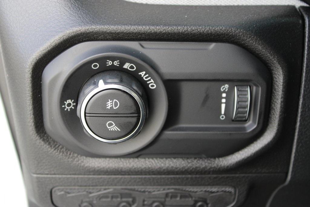 new 2026 Jeep Gladiator car, priced at $42,860