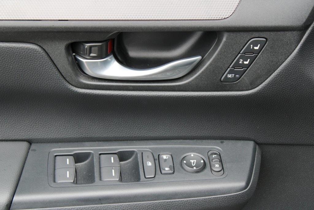 used 2024 Honda CR-V Hybrid car, priced at $32,097