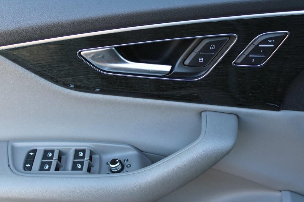 used 2020 Audi Q7 car, priced at $21,650