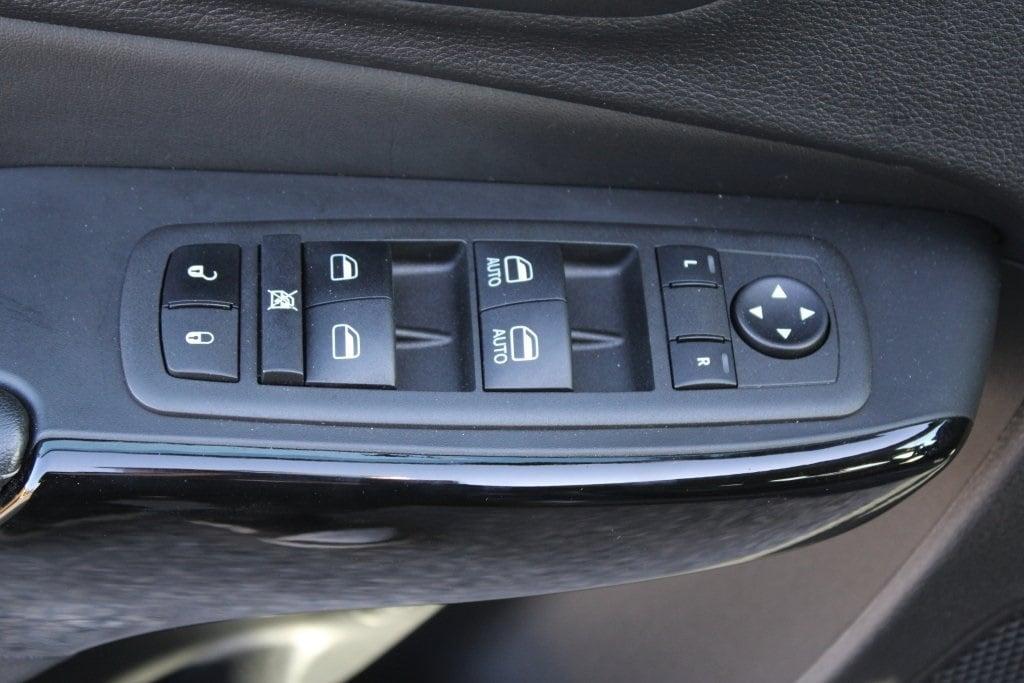 used 2023 Jeep Cherokee car, priced at $22,998