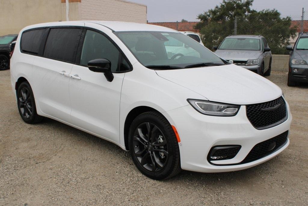new 2026 Chrysler Pacifica car, priced at $40,790
