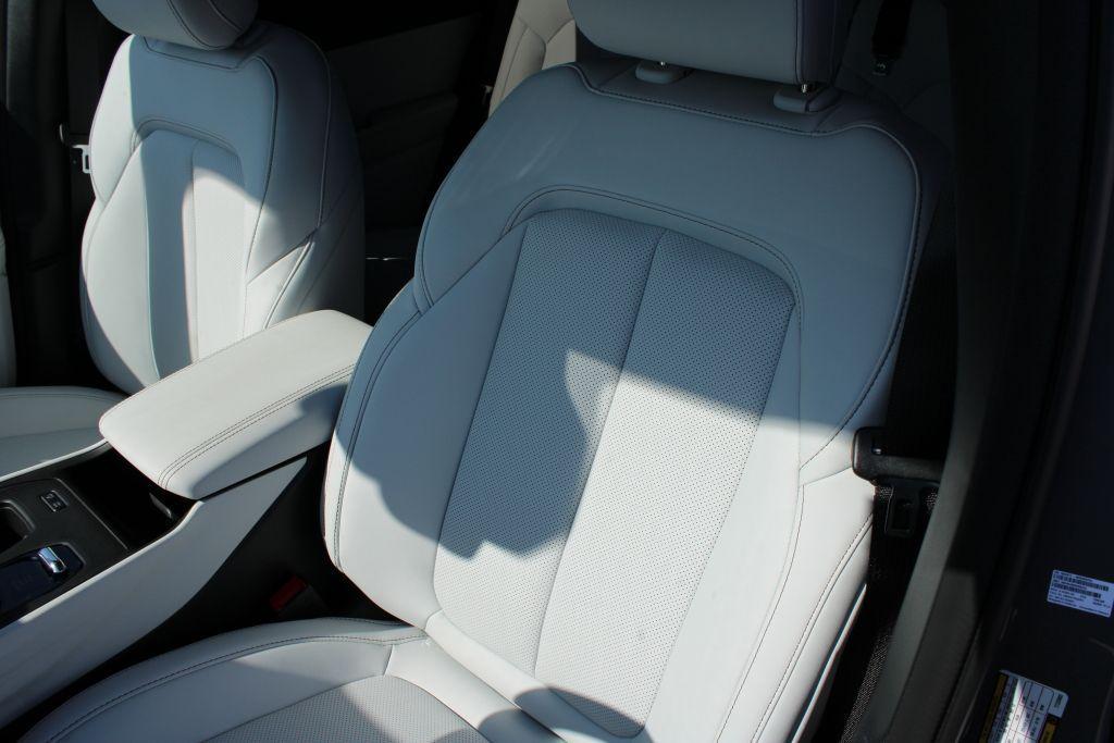 new 2026 Jeep Cherokee car, priced at $42,810