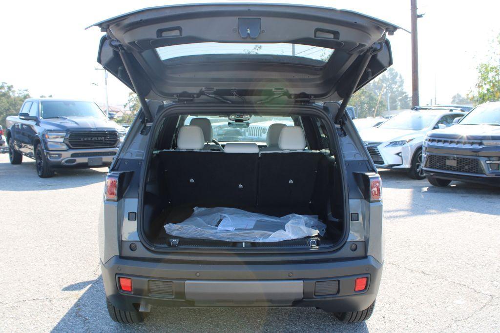 new 2026 Jeep Cherokee car, priced at $42,810