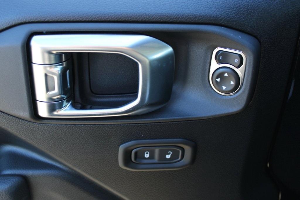 new 2026 Jeep Gladiator car, priced at $45,250