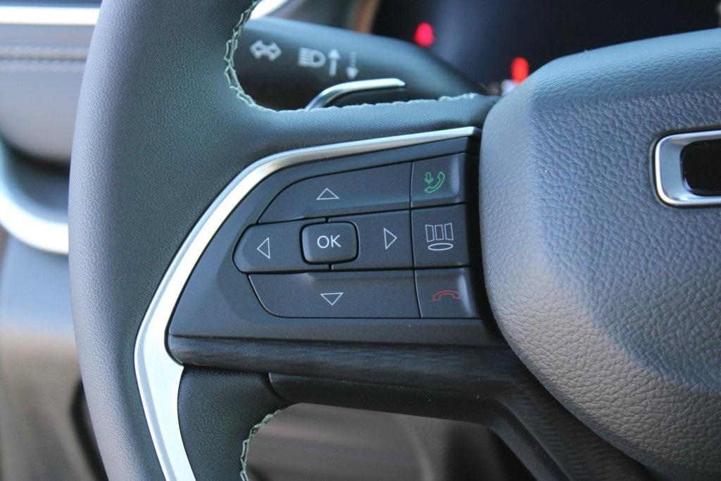 new 2025 Jeep Grand Cherokee car, priced at $32,975