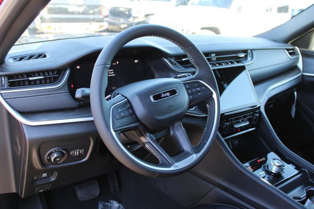 new 2025 Jeep Grand Cherokee car, priced at $47,985