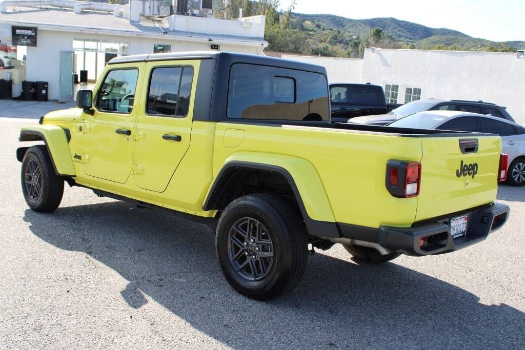 used 2024 Jeep Gladiator car, priced at $31,998