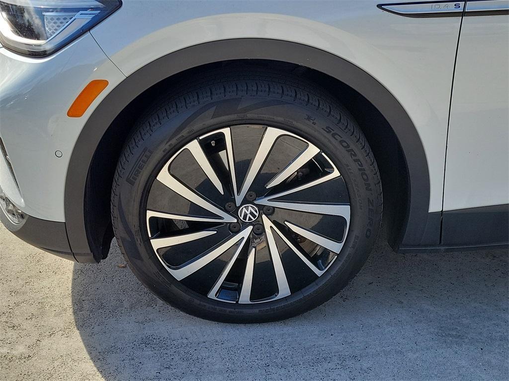 used 2024 Volkswagen ID.4 car, priced at $21,998
