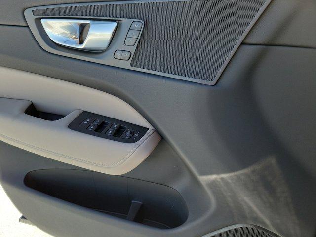 new 2026 Volvo XC60 Plug-In Hybrid car, priced at $69,285