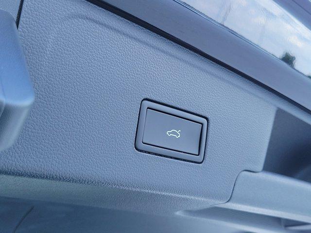 new 2026 Volkswagen Atlas Cross Sport car, priced at $48,283