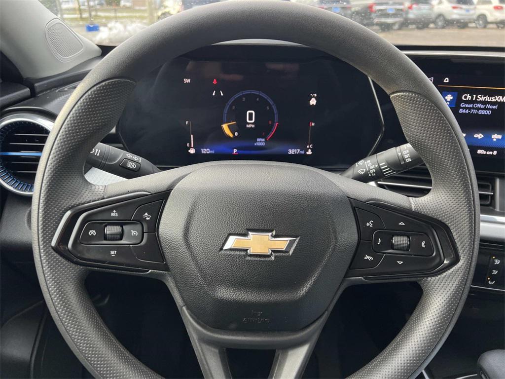 used 2025 Chevrolet Trax car, priced at $20,250