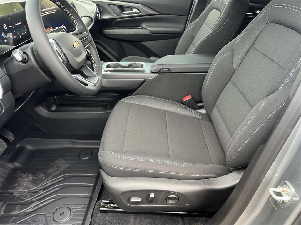 new 2026 Chevrolet Equinox EV car, priced at $35,165