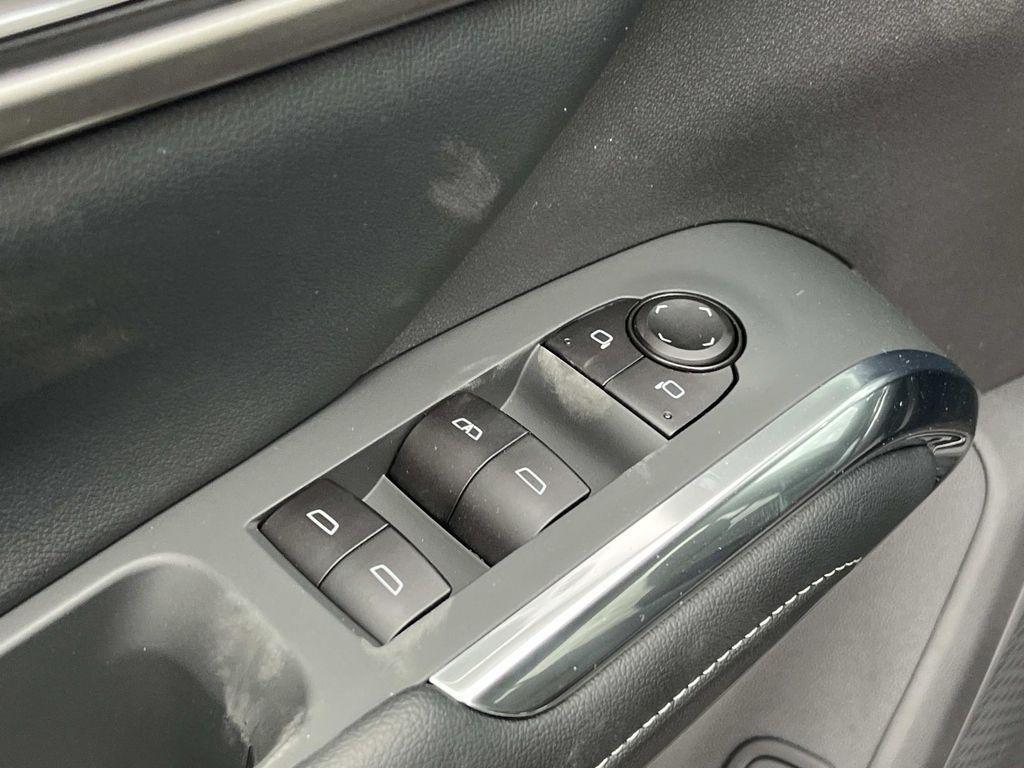 new 2026 Chevrolet Traverse car, priced at $43,220
