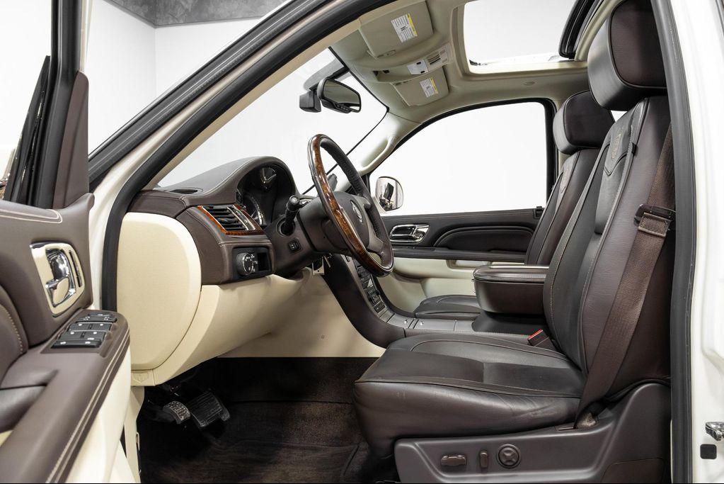 used 2014 Cadillac Escalade car, priced at $21,895