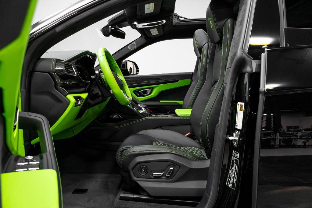 used 2022 Lamborghini Urus car, priced at $229,995