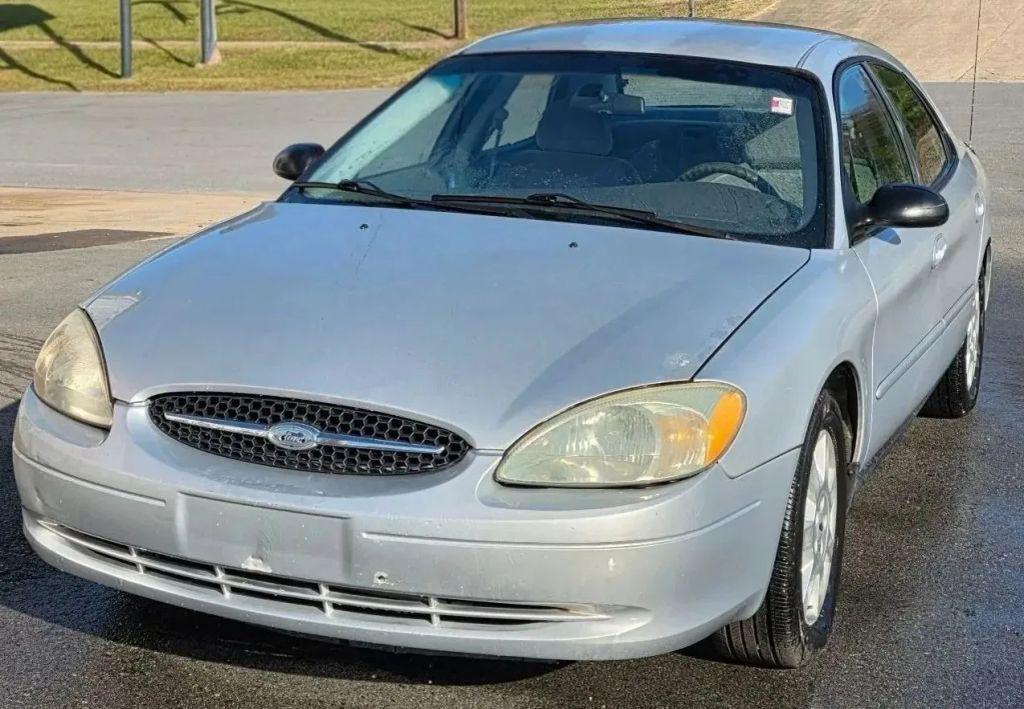 used 2005 Ford Taurus car, priced at $2,999
