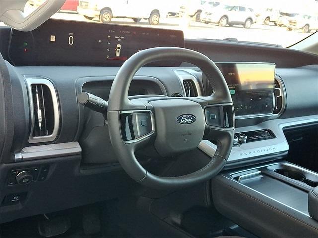used 2025 Ford Expedition car, priced at $58,999