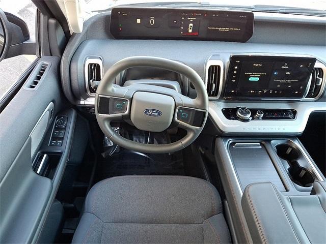 used 2025 Ford Expedition car, priced at $58,999