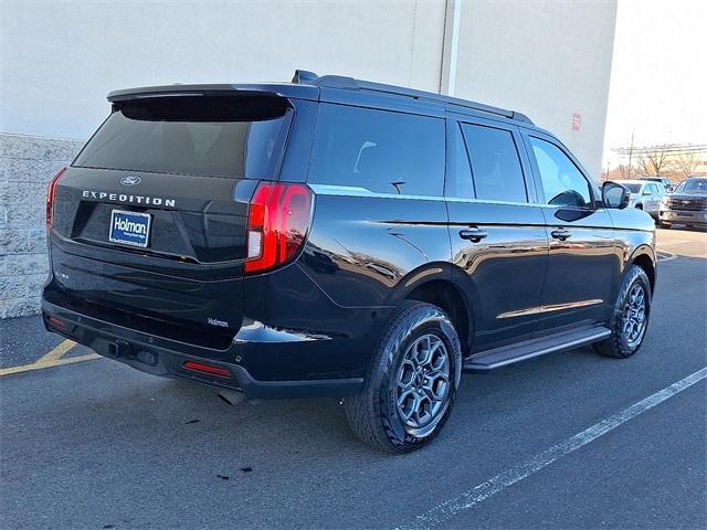 used 2025 Ford Expedition car, priced at $58,999