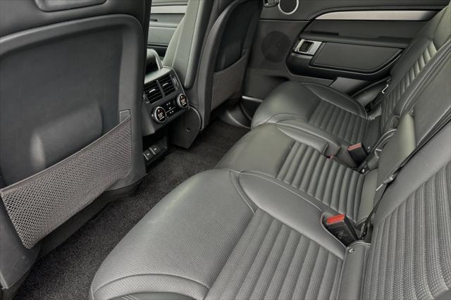 2023 Lantau Bronze Land Rover Discovery