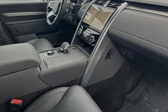 2023 Lantau Bronze Land Rover Discovery