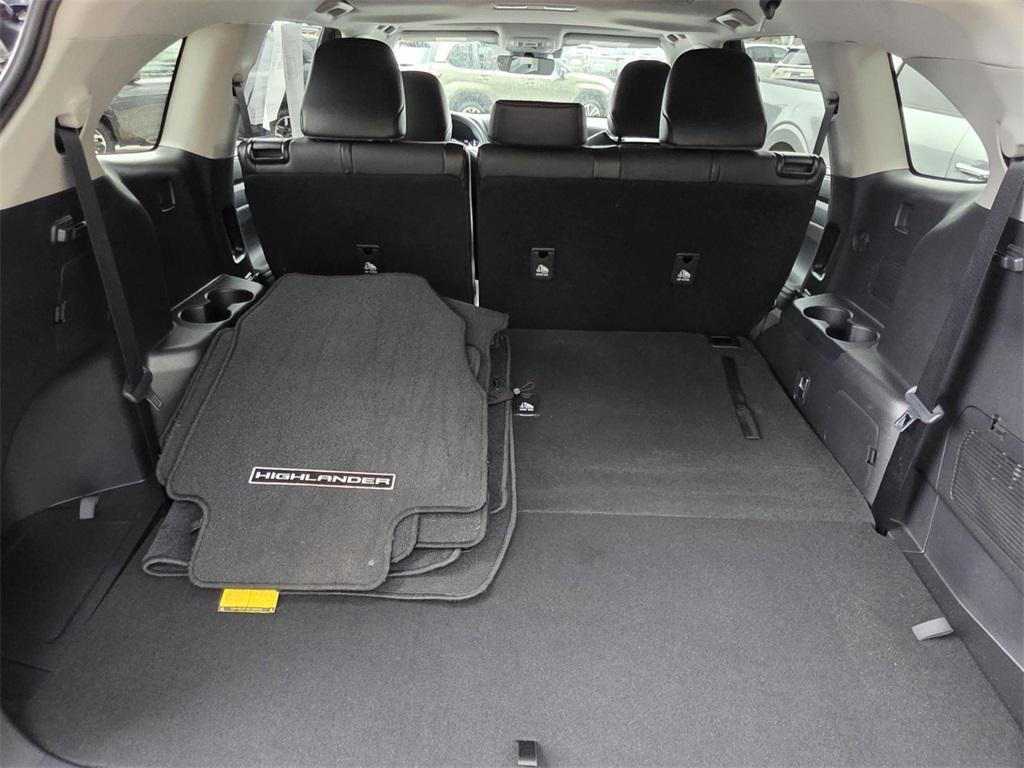 used 2021 Toyota Highlander Hybrid car, priced at $28,413