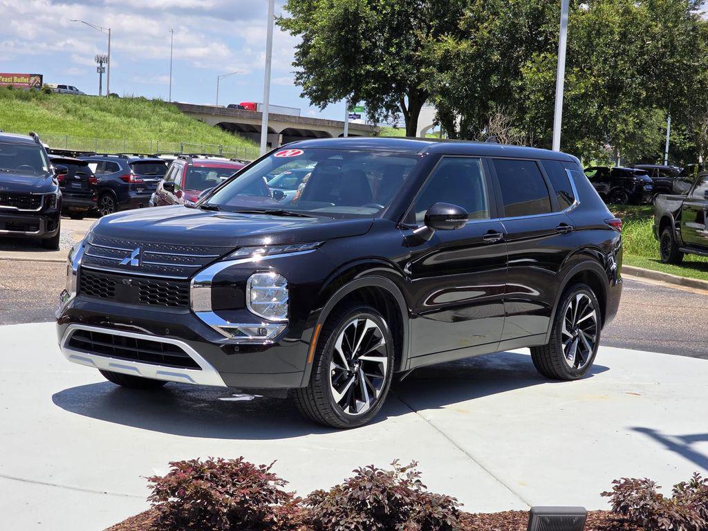 used 2024 Mitsubishi Outlander car, priced at $26,022