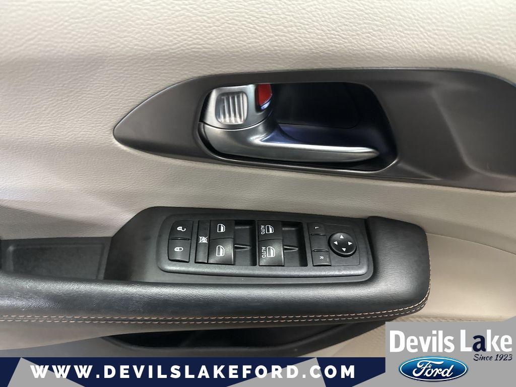 used 2020 Chrysler Pacifica car, priced at $23,598