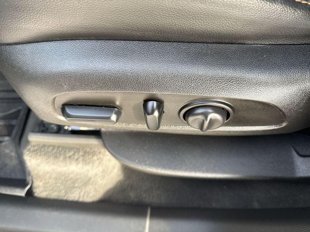 used 2019 Chevrolet Traverse car, priced at $23,456