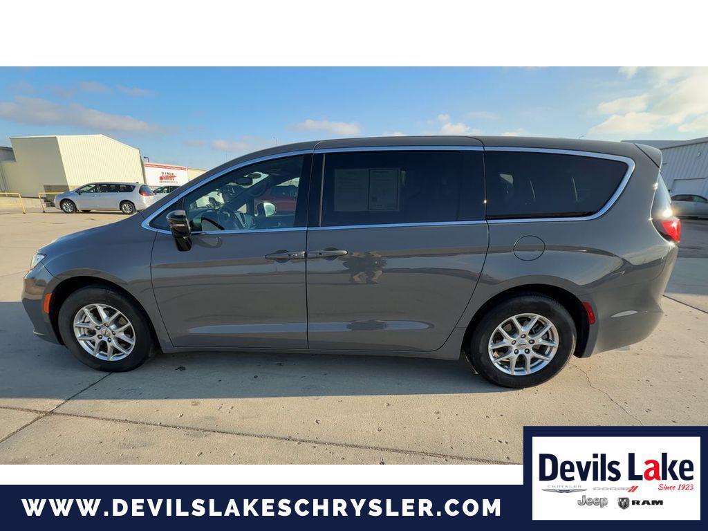 used 2025 Chrysler Pacifica car, priced at $32,596