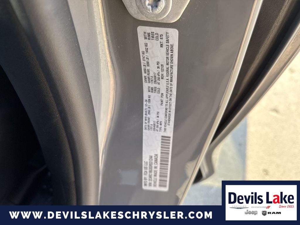 used 2025 Chrysler Pacifica car, priced at $29,580