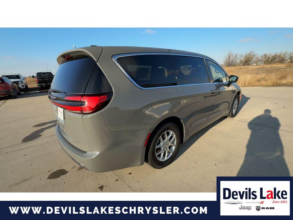 used 2025 Chrysler Pacifica car, priced at $29,580