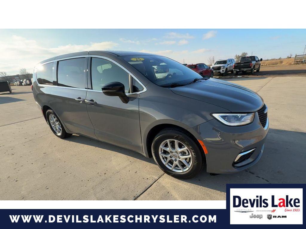 used 2025 Chrysler Pacifica car, priced at $32,596
