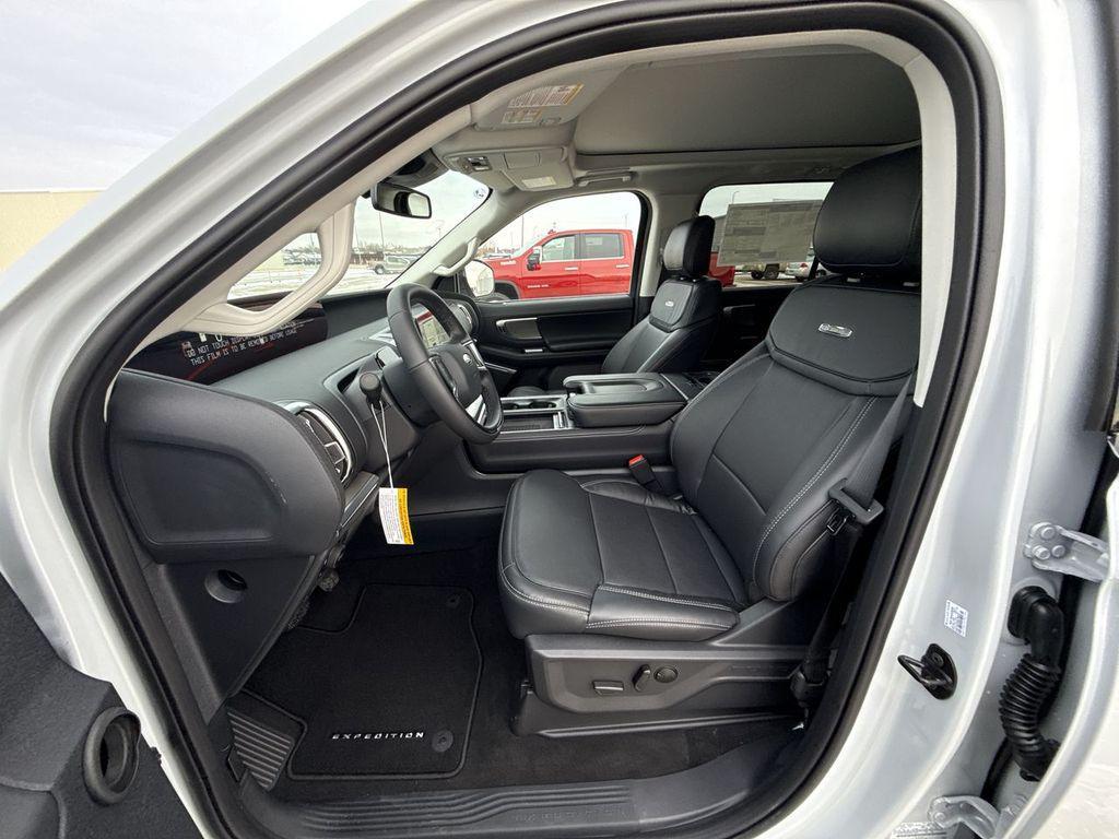 new 2025 Ford Expedition Max car, priced at $81,918