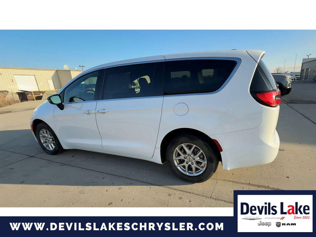 used 2025 Chrysler Pacifica car, priced at $31,696