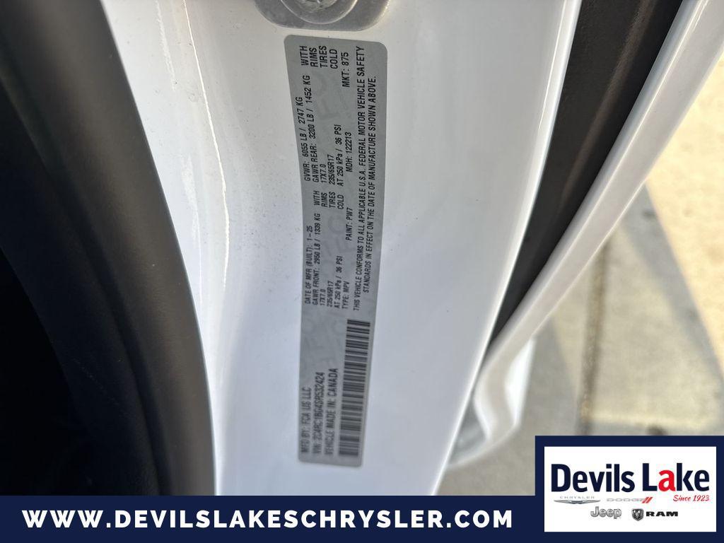 used 2025 Chrysler Pacifica car, priced at $29,580