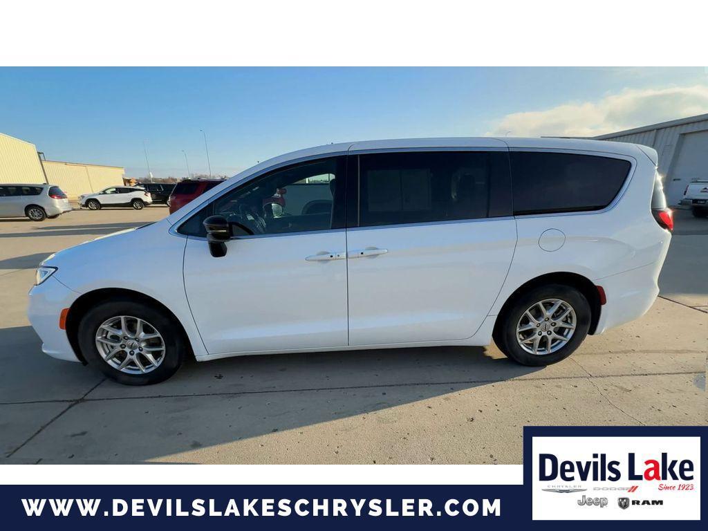 used 2025 Chrysler Pacifica car, priced at $31,696