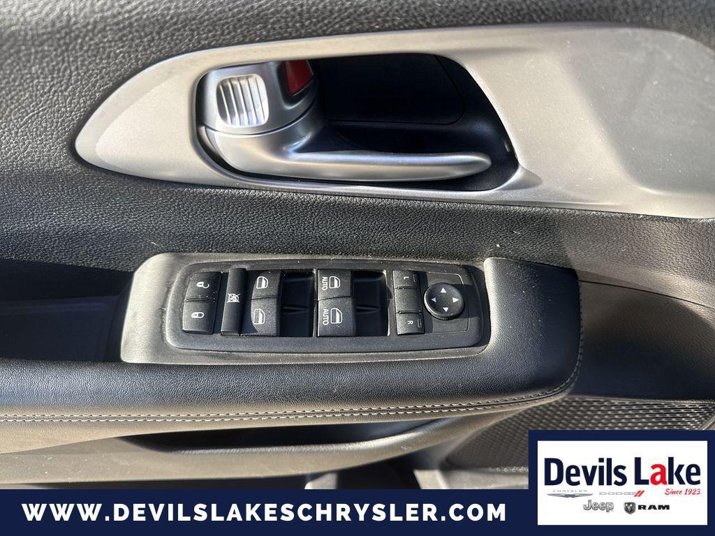 used 2019 Chrysler Pacifica Hybrid car, priced at $13,586