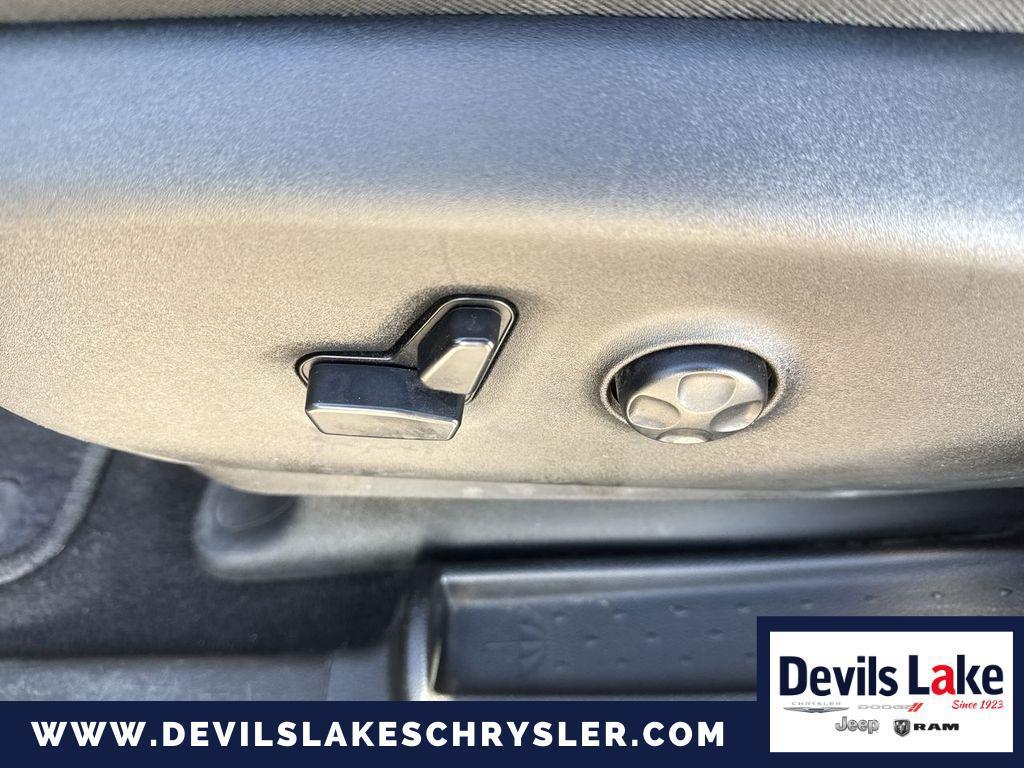 used 2019 Chrysler Pacifica Hybrid car, priced at $13,586