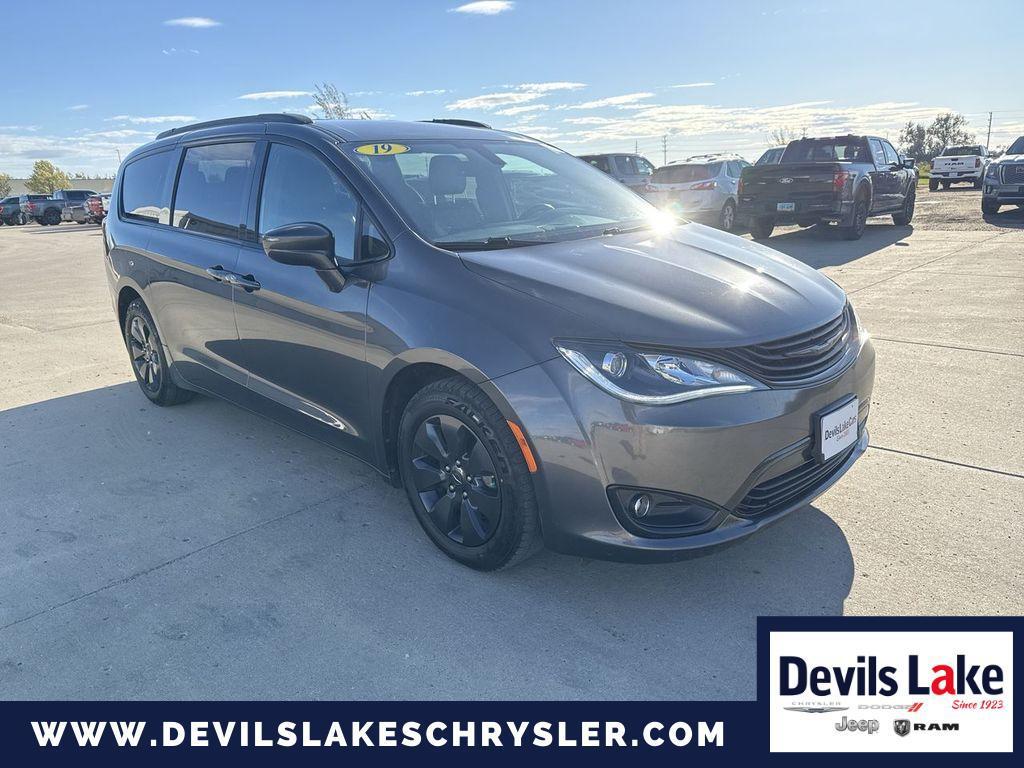 used 2019 Chrysler Pacifica Hybrid car, priced at $13,586
